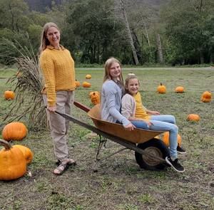 Meet your Posher, Adria